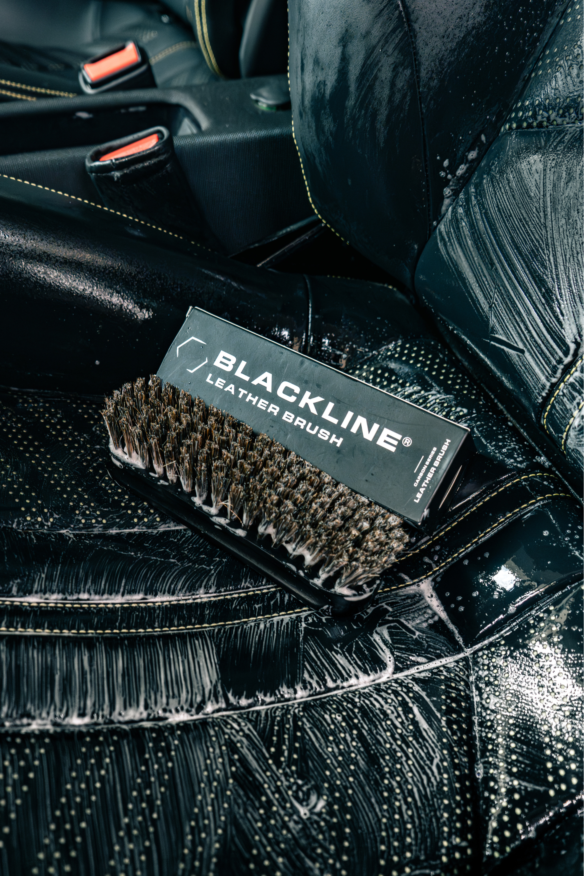 BLACKLINE® Leather Brush