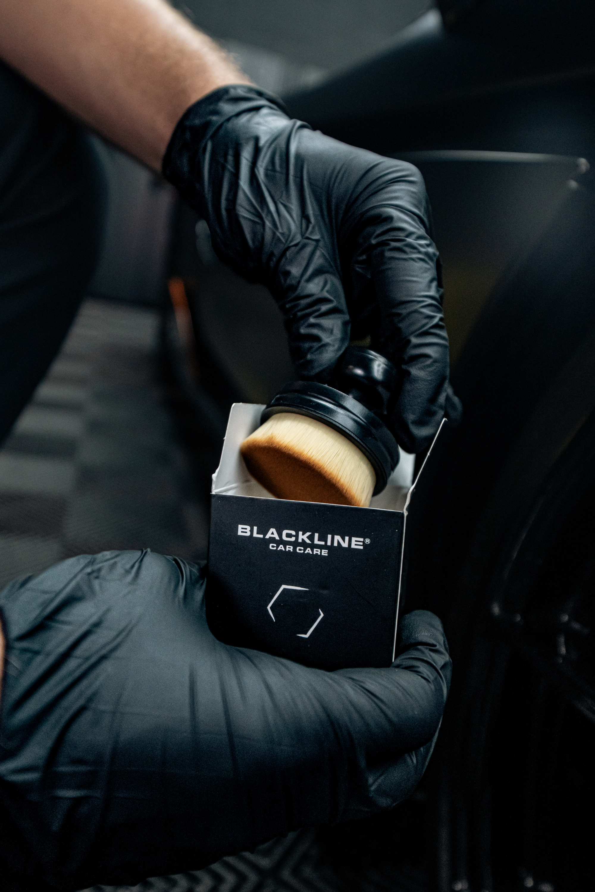 BLACKLINE® Tire Applicator Brush