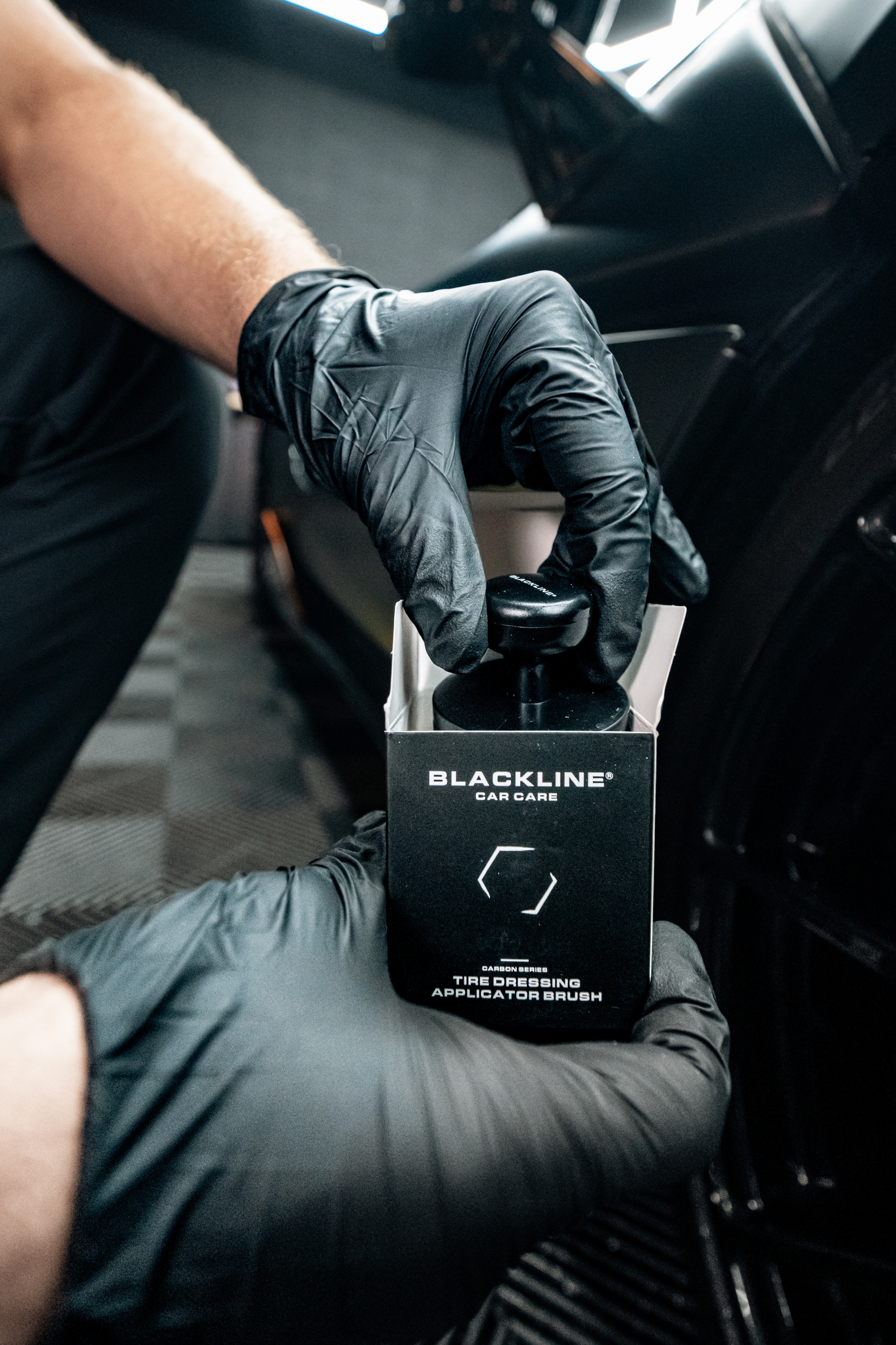 BLACKLINE® Tire Applicator Brush